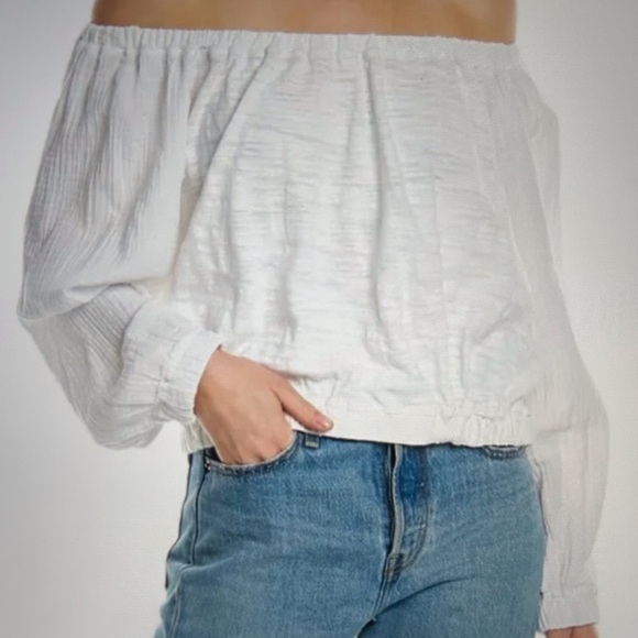 Free People, Parfait Bubble Off The Shoulder Crop Top. - Picture 3 of 11